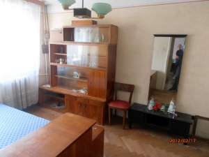 BACAU,  VAND URGENT APARTAMENT CU 2 CAMERE SEMIDECOMANDATE PE CORNISA - CARREFOUR