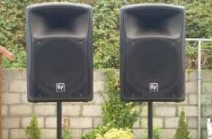 vand 2 boxe electrovoice zx4 made usa