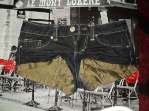 Pantaloni scurti