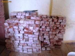 VAND CARAMIDA VECHE DE PRESA  DIN DEMOLARI