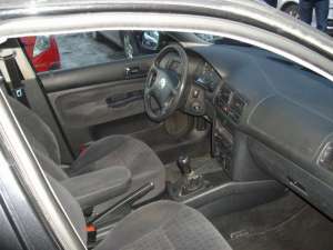 VOLKSWAGEN Golf,   2001,   benzina, 