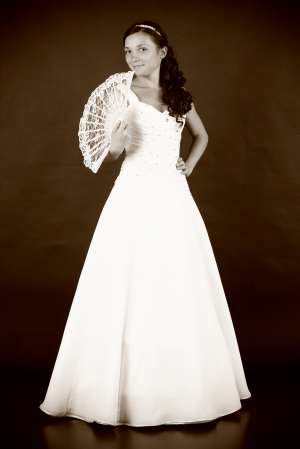 vand urgent rochie de mireasa