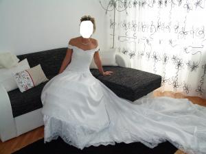 Vand rochie de mireasa cu trena tip catedrala