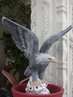 Vultur ornamental din beton 60cm