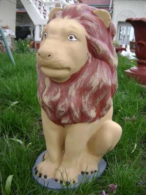 Statue ornamentala din beton in forma de leu 41cm