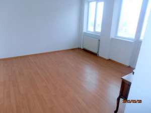 BACAU,  VAND APARTAMENT CU 2 CAMERE DECOMANDATE PE BANCA NATIONALA