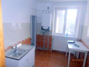BACAU,  VAND APARTAMENT CU 2 CAMERE DECOMANDATE PE BANCA NATIONALA