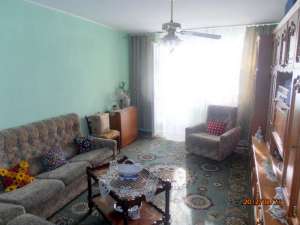 Bacau,  vand urgent apartament 3 camere decomandat,  zona Tic-Tac � Stadionului
