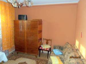Bacau,  vand urgent apartament 3 camere decomandat,  zona Tic-Tac � Stadionului