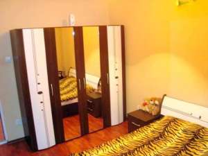 Onesti,  vand apartament 3 camere decomandat