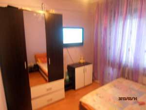 PROPRIETAR,  BACAU VAND URGENT APARTAMENT CU 2 CAMERE PE MIORITA