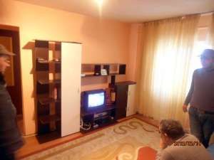 PROPRIETAR,  BACAU VAND URGENT APARTAMENT CU 2 CAMERE PE MIORITA