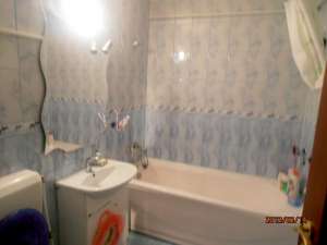 PROPRIETAR,  BACAU VAND URGENT APARTAMENT CU 2 CAMERE PE MIORITA