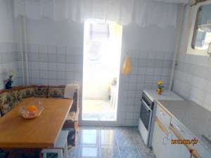 BACAU,  VAND APARTAMENT CU 2 CAMERE DECOMANDAT IN NORD