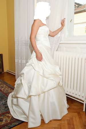 Vand rochie mireasa Colectia Rosemarie