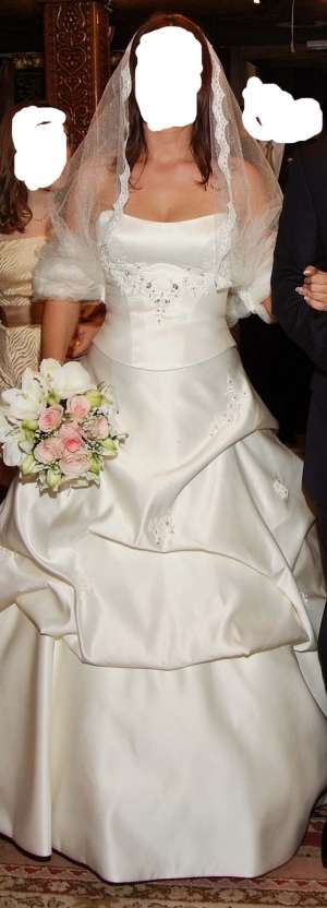 Vand rochie mireasa Colectia Rosemarie