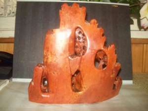 sculptura de coral rosu