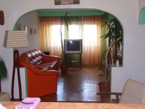 inchiriez apartament