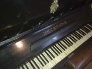 vand urgent pianina 0769319245