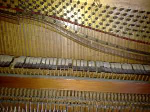vand urgent pianina 0769319245