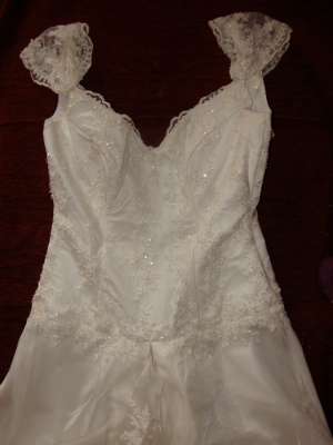 vand rochie mireasa +pantofi piele CADOU!!!
