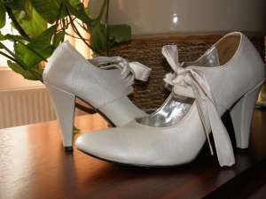 vand rochie mireasa +pantofi piele CADOU!!!