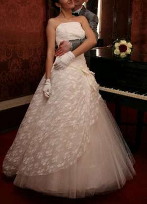 vand rochie de mireasa ivory tip printesa