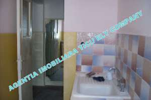 Vindem apartament  in Navodari 1^