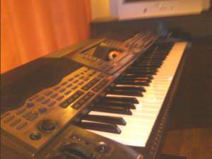 Schimb Yamaha Psr9000 v3 +Boxe Eminence 2x400 cu,  Korg Pa800 sau Pa1x Pro