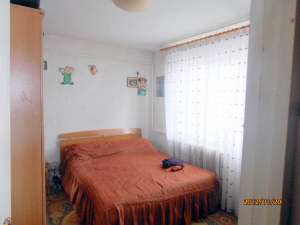 BACAU,  VAND APARTAMENT 3 CAMERE,  ZONA SEMICENTRALA