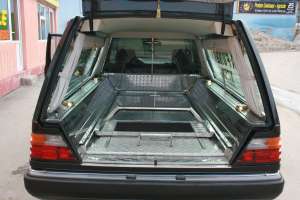vand masina funerara