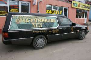 vand masina funerara