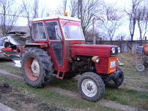 tractor 445 cu servodirectie