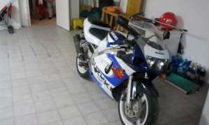 Vand Suzuki GSX-R 600 excelent