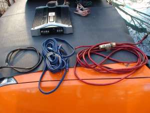 Amplificator JBL+ Subwoofer JBL + Cabluri montaj