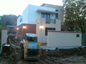 Construim Case la Rosu si la Cheie