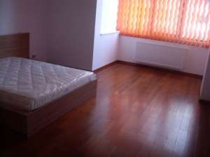 Vanzare 3 camere bloc nou 2009 Basarabia - Noor