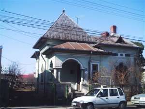 Vand casa 3 camere in Targoviste
