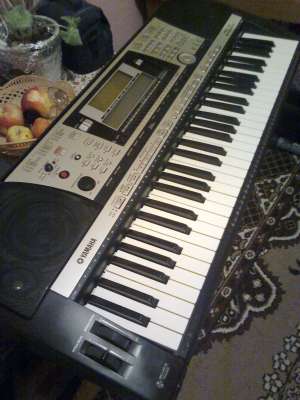 vand orga YAMAHA PSR 740
