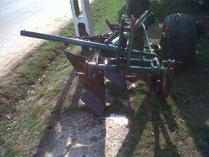 plug cu 3 brazde
