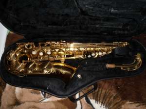 Vand saxofon Yamaha 275.