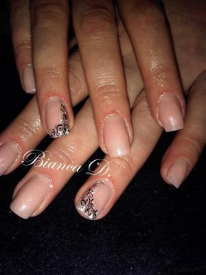 Unghii false cu gel Botosani