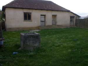 vand urgent casa 30 km de Oradea 18000 euro neg