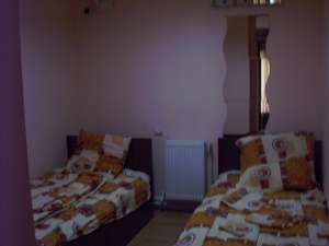 inchiriem camere duble
