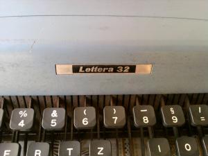 Masina scris marca Olivetti Italia veche anii `60