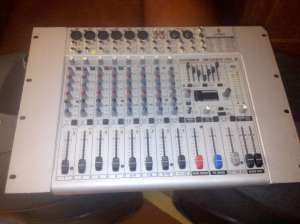 Vand mixer Beringer cu boxe active MAKIE  SRM 450