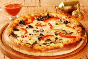 Livram in sectorul 5 pizza la foc cu lemne