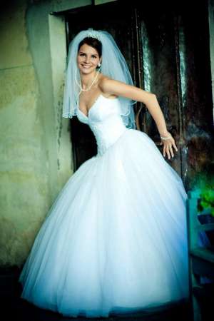 Vand rochita de mireasa Maya Fashion,  alba