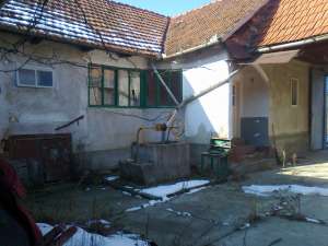 Vand casa pt demolari