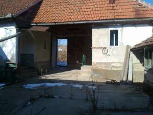 Vand casa pt demolari